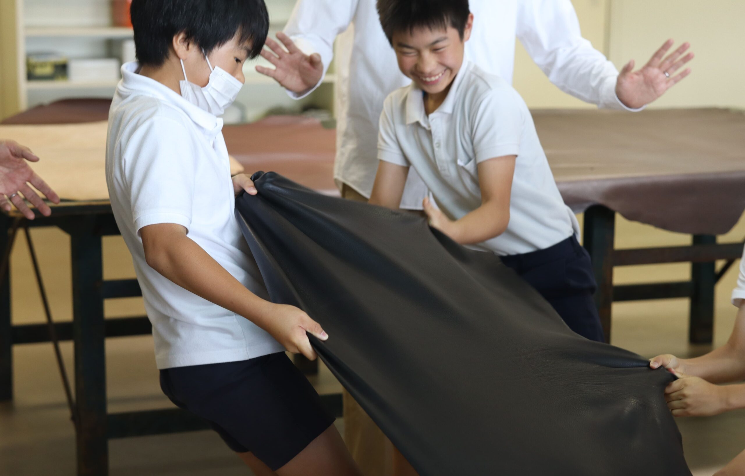 地元の小学生が工場見学に来てくれました。