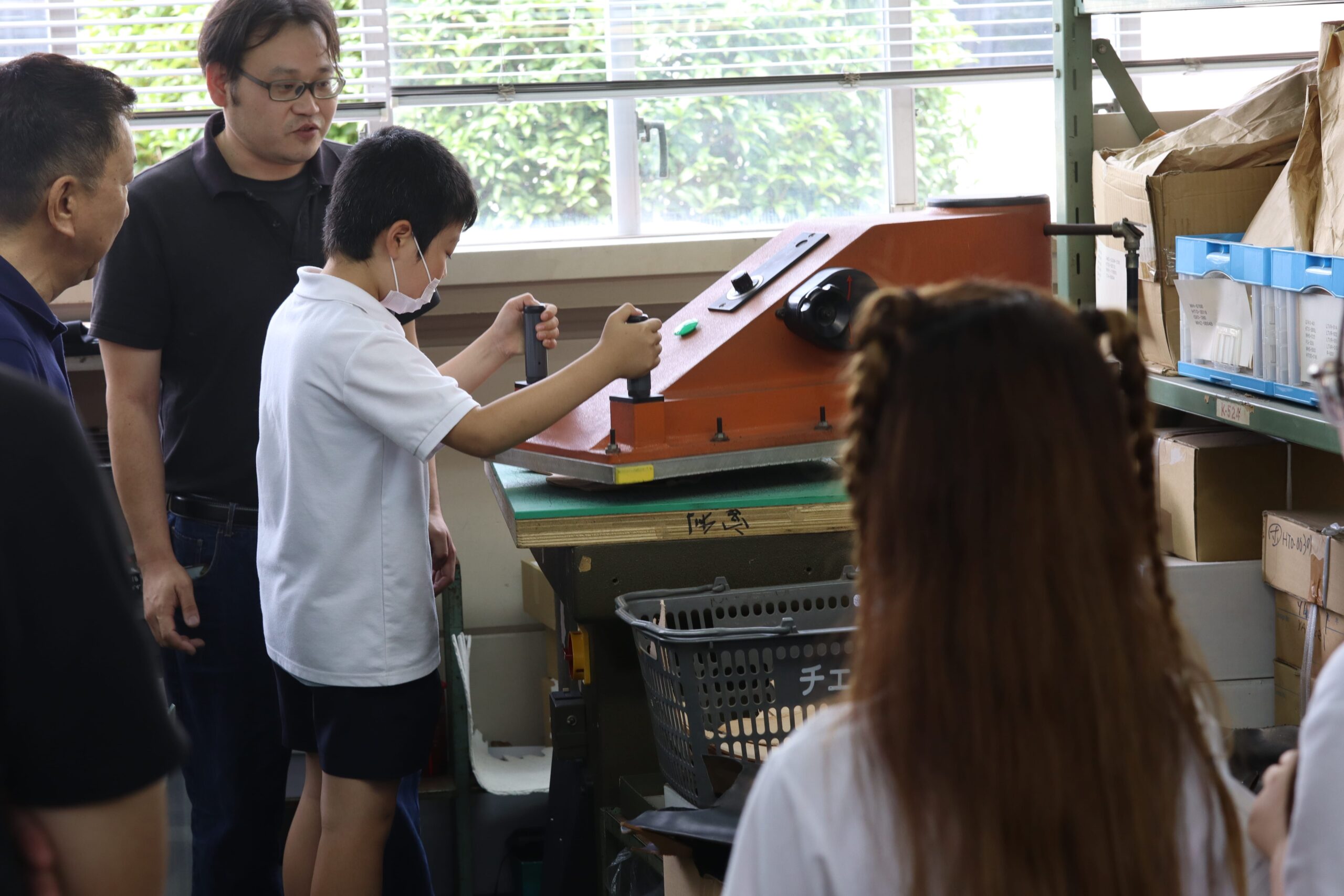 地元の小学生が工場見学に来てくれました。