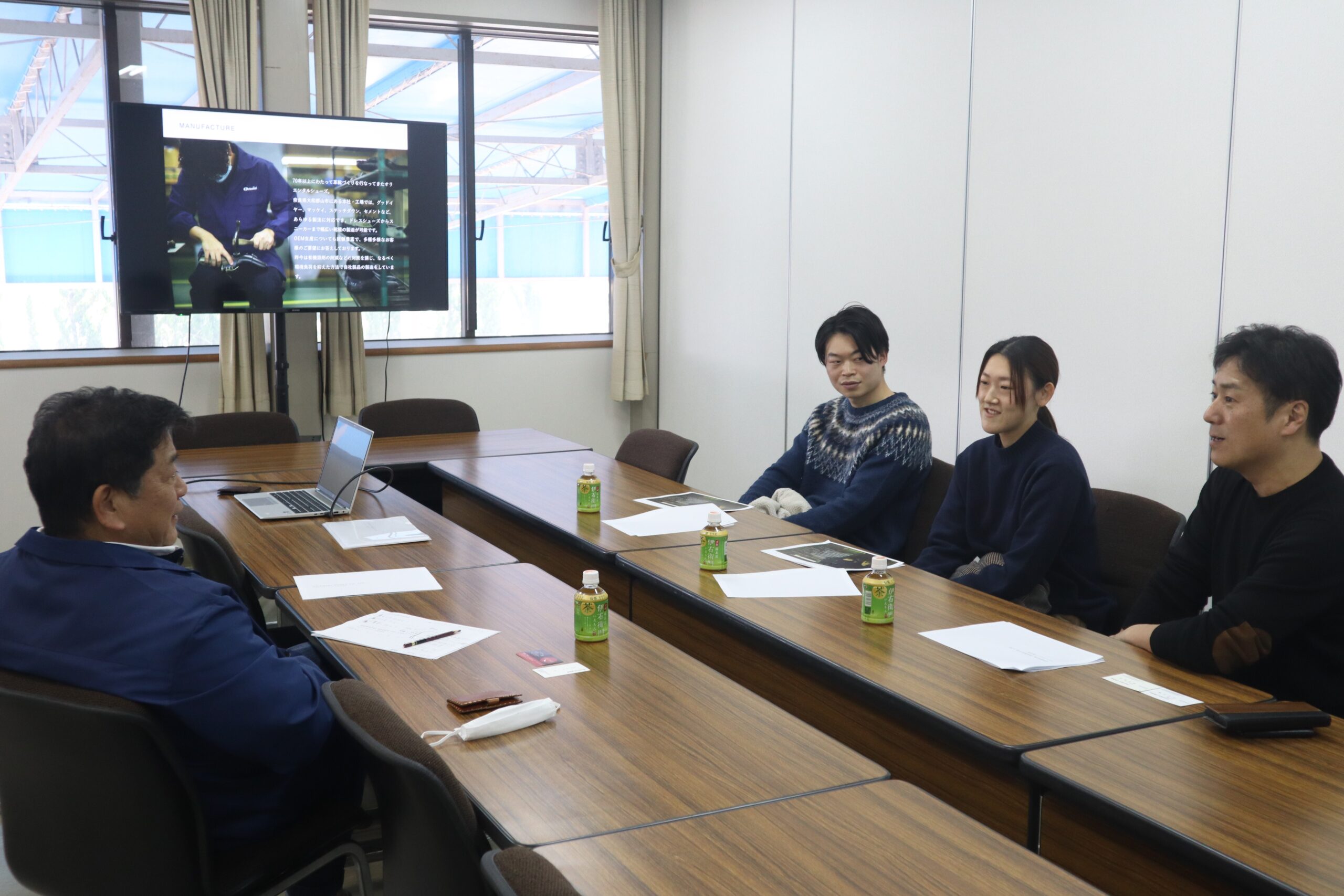 エスペランサ靴学院さんが工場見学に来てくれました。